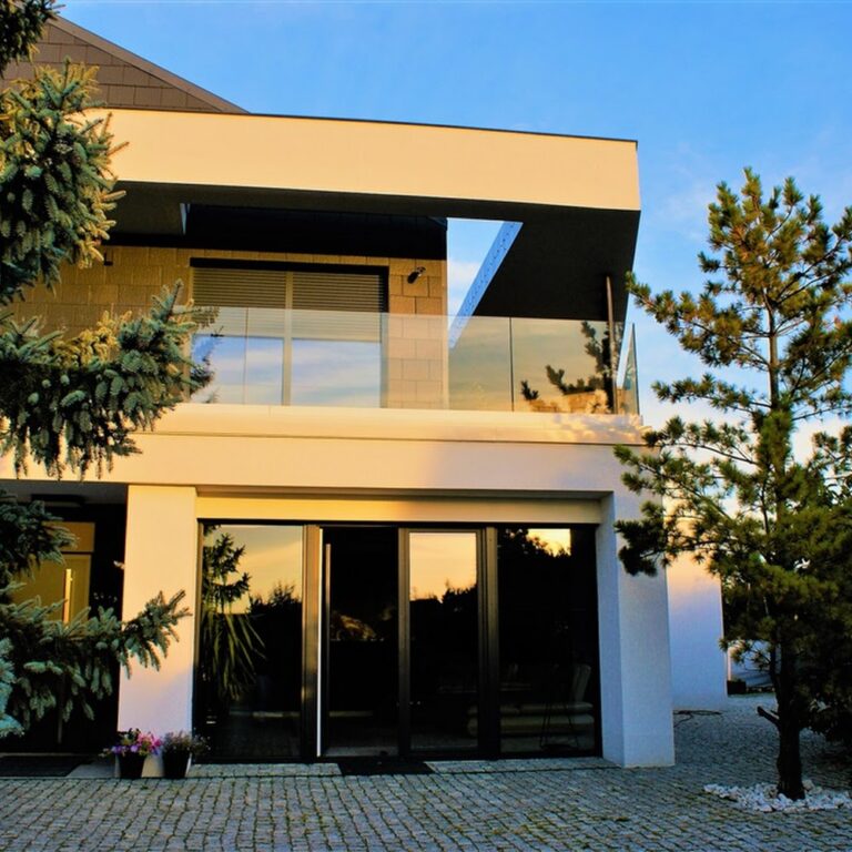 City Nieruchomości