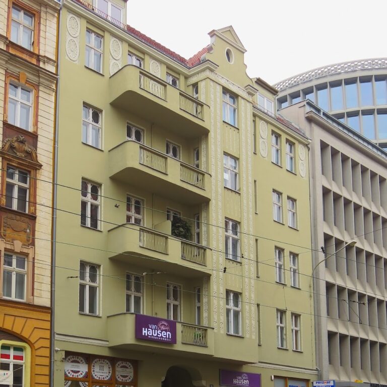 Van Hausen Nieruchomości
