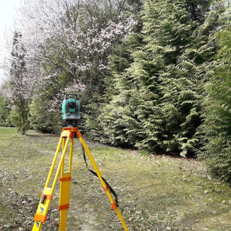 Biuro Geodezji i Nieruchomości GEOM